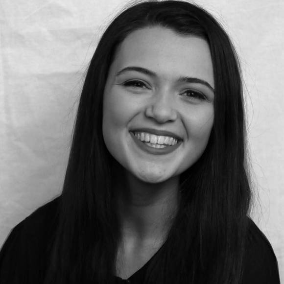 Meet your Posher, Caroline - Picture 1 of 1